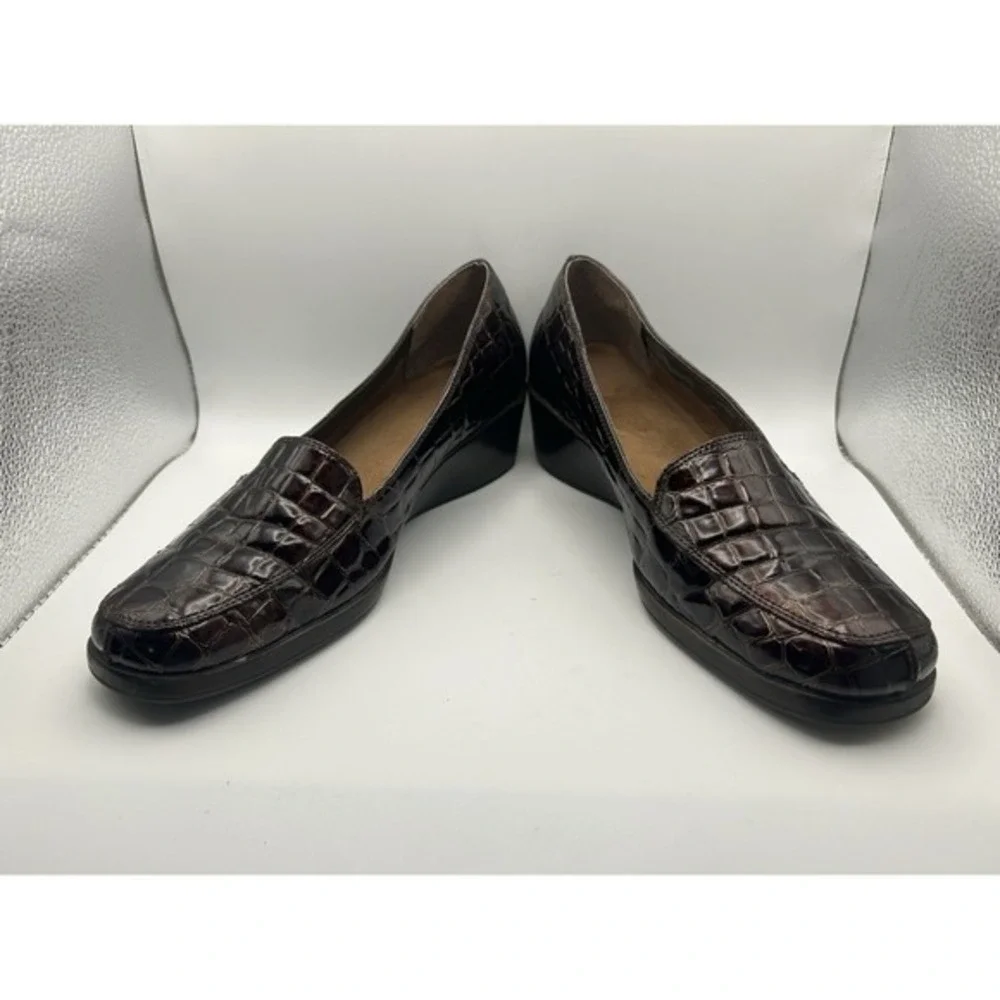 Aerosoles Women's SZ 10‎ Brown Croc. Embossed Slip On Loafers
